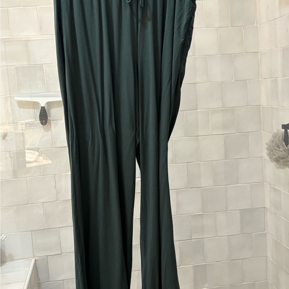Victoria's Secret Dark Green Pajama Set with White Trim - Picture 5 of 6